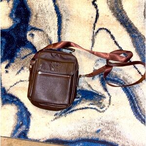 Gucci leather crossbody bag